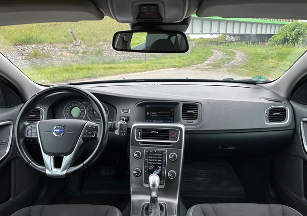 Volvo V60 cena 39800 przebieg: 149000, rok produkcji 2013 z Inowrocław małe 562